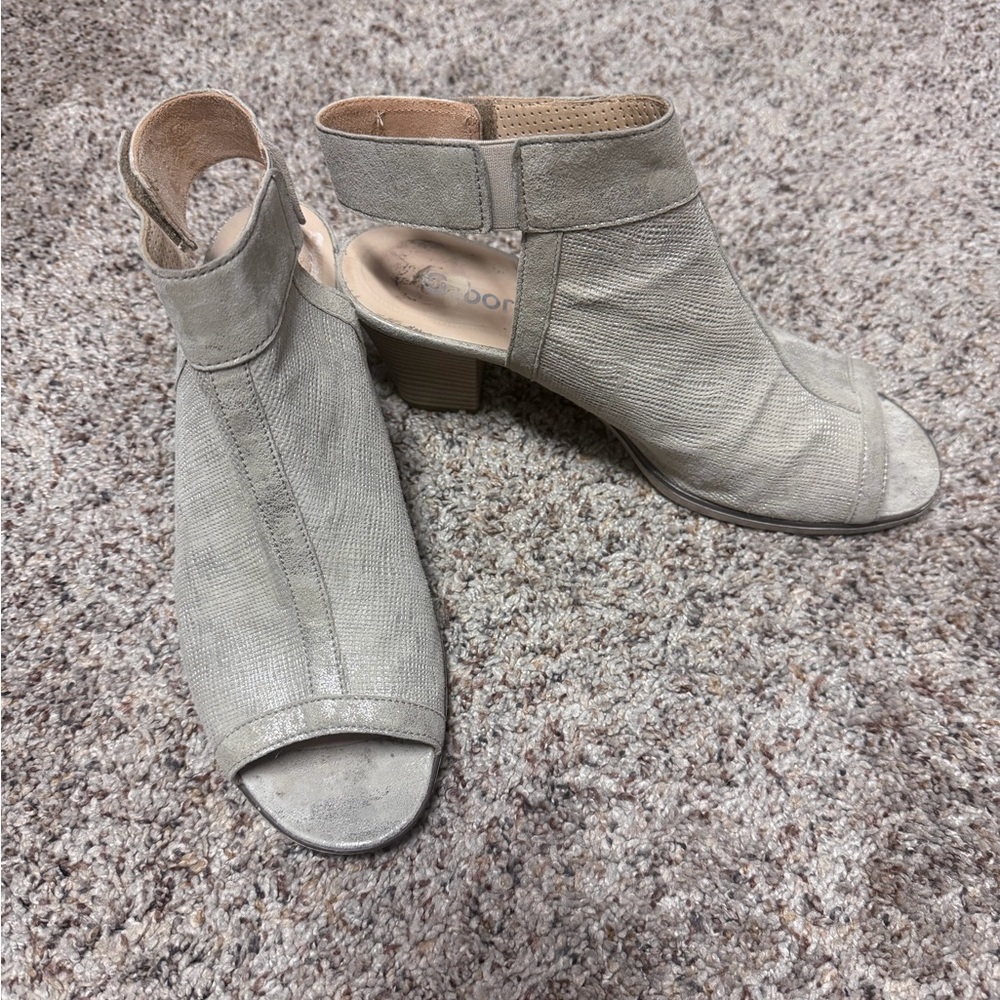 Gabor Open-Toe Peep Mule Sandals in Light Gray